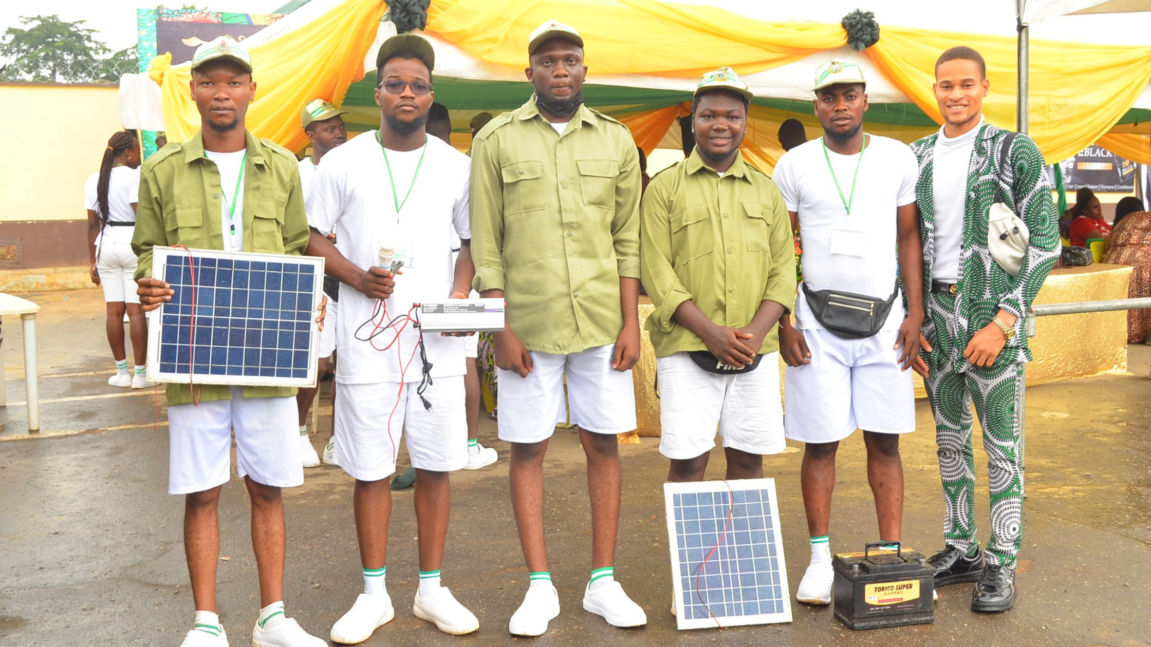 Engineer Abisayo training NYSC members in solar installation